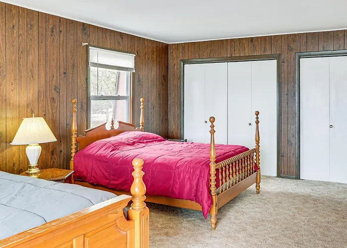 Cozy W/ Yard: Steps To Mississippi River * Albany