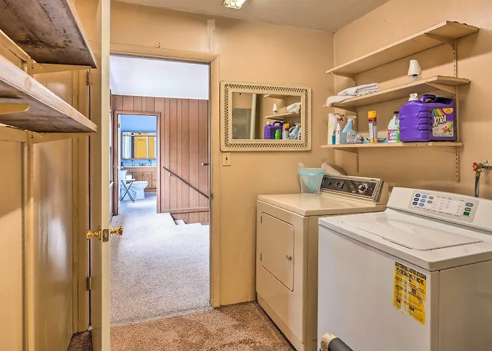 Casa vacanze Cozy W/ Yard: Steps To Mississippi River Albany